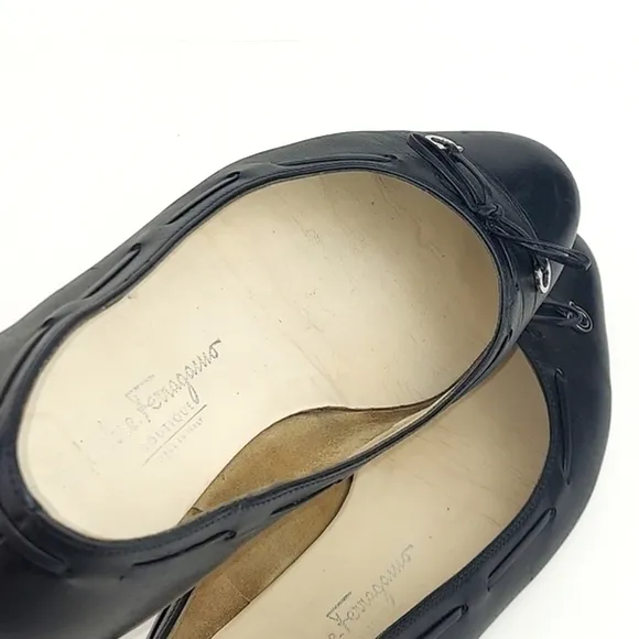 Ferragamo Wide Logo Bow Tie Black Leather Vintage Ballerina Flats Size 10 C