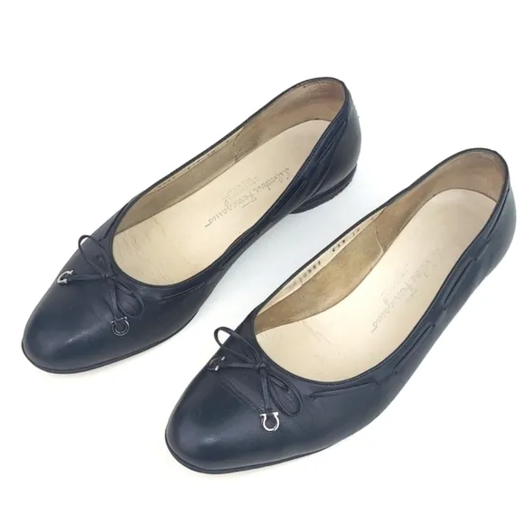 Ferragamo Wide Logo Bow Tie Black Leather Vintage Ballerina Flats Size 10 C