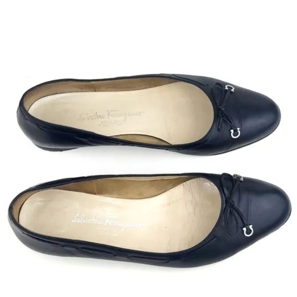 Ferragamo Wide Logo Bow Tie Black Leather Vintage Ballerina Flats Size 10 C