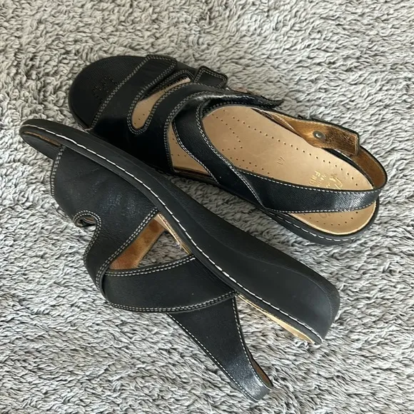Fidelio Hallux Fabia cross strap with back strap sandals size 41 (10.5 US) black