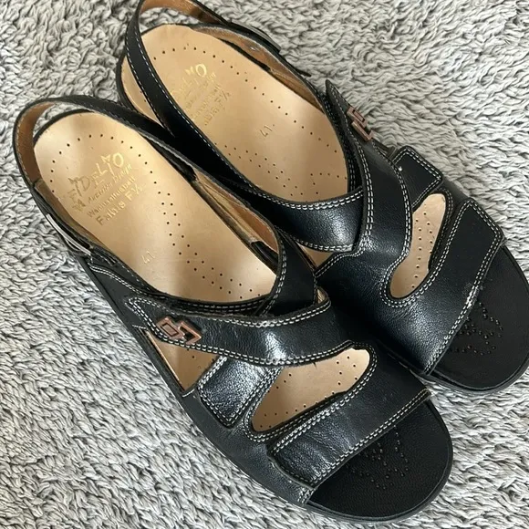 Fidelio Hallux Fabia cross strap with back strap sandals size 41 (10.5 US) black