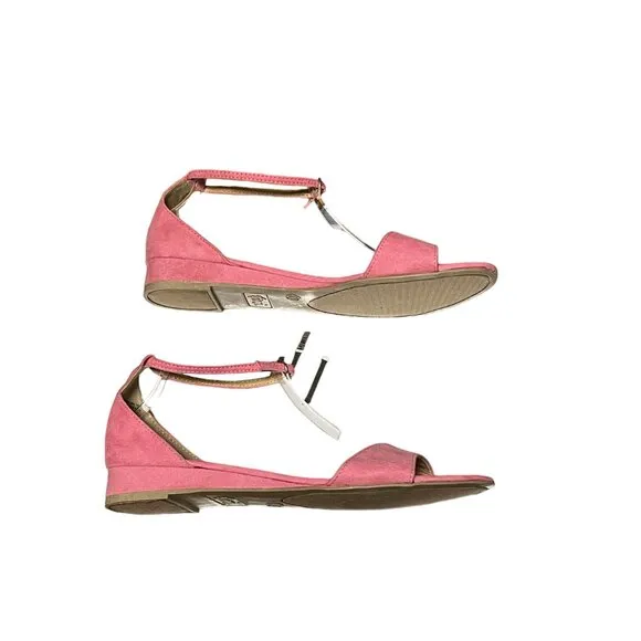 Fiomi Women's Size‎ 10 Pink Faux Suede Ankle Strap Sandals With Buckle Closure