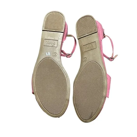 Fiomi Women's Size‎ 10 Pink Faux Suede Ankle Strap Sandals With Buckle Closure