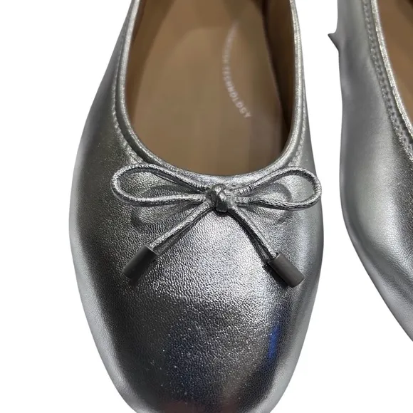 FitFlop Delicato Bow Soft Metallic Leather Ballet flats.*EUC*