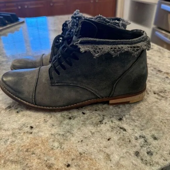 Free People 7.5-8/38 Vaughn Gray Leather Distressed Crochet Trim Combat Boots