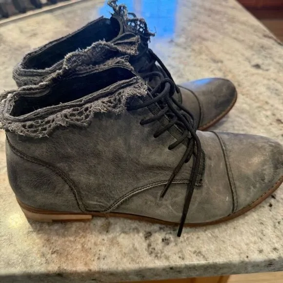 Free People 7.5-8/38 Vaughn Gray Leather Distressed Crochet Trim Combat Boots