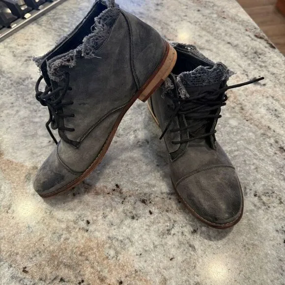 Free People 7.5-8/38 Vaughn Gray Leather Distressed Crochet Trim Combat Boots