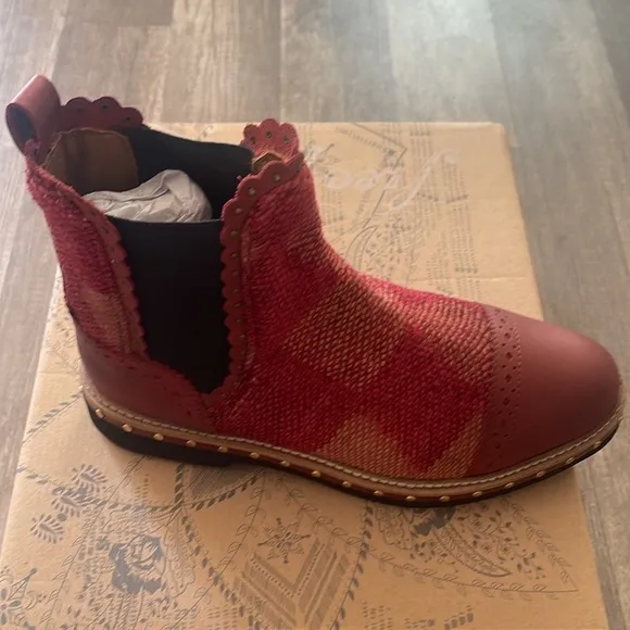 Free people atlas Chelsea boots