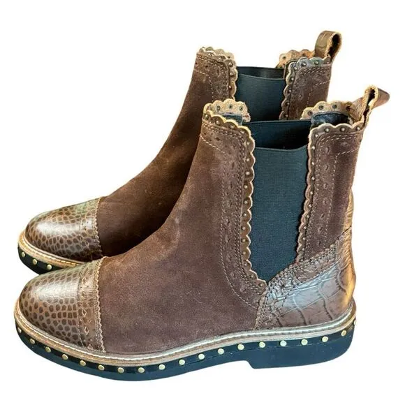 Free People Atlas Chelsea Leather Boots in Brown NWOB Size EU 39 or US 8 1/2