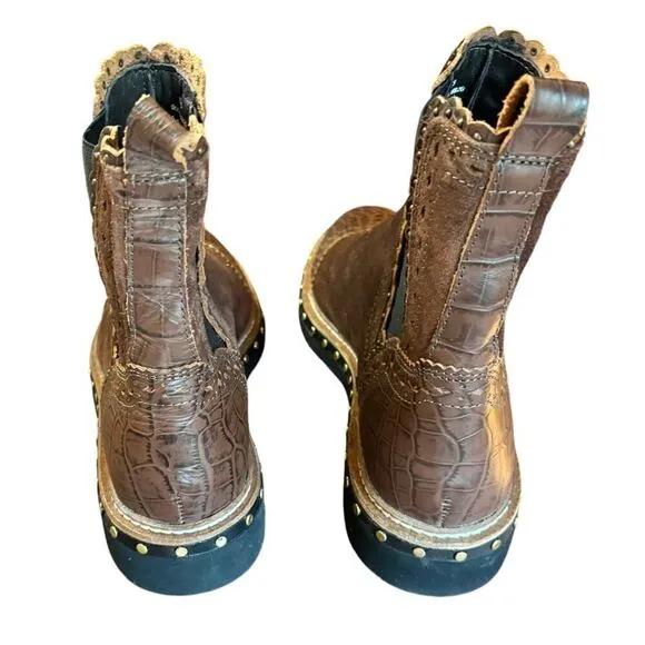 Free People Atlas Chelsea Leather Boots in Brown NWOB Size EU 39 or US 8 1/2