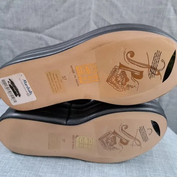 Free People Black Leather Slip On Platform Sandals Sz 7 Women ( Worn Once )