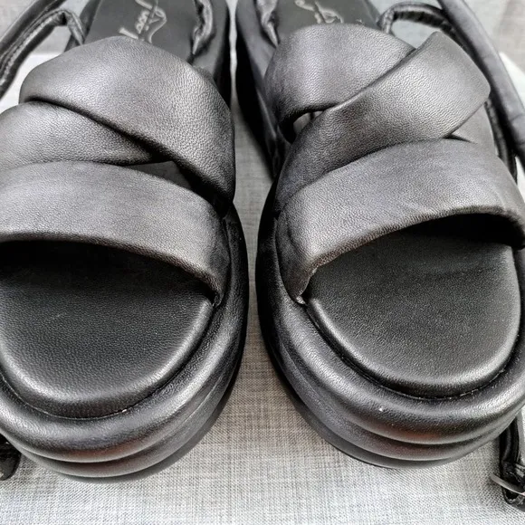Free People Black Leather Slip On Platform Sandals Sz 7 Women ( Worn Once )