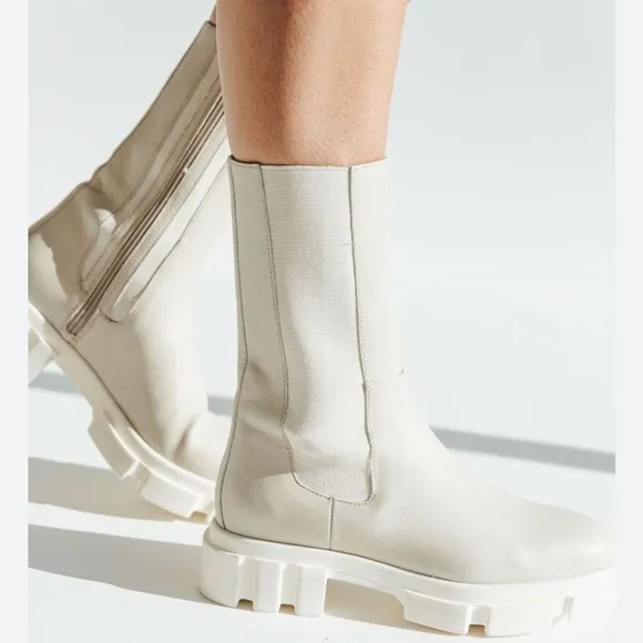 Free People Brooks Chelsea Lug Sole Midi Leather Boots 39.5 Chalk/Bone