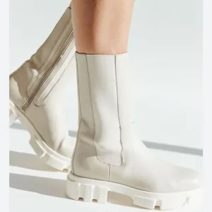Free People Brooks Chelsea Lug Sole Midi Leather Boots 39.5 Chalk/Bone