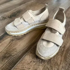 FREE PEOPLE Chaplin Double Take Espadrille Platform Sneakers,Tan/Cream, 38 (7.5)