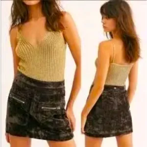 Free People Dust to Dust velvet skirt chocolate brown size 8 mini zip pocket EUC