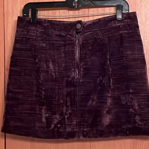 Free People Dust to Dust velvet skirt chocolate brown size 8 mini zip pocket EUC