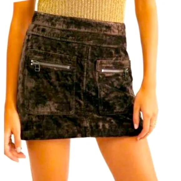 Free People Dust to Dust velvet skirt chocolate brown size 8 mini zip pocket EUC