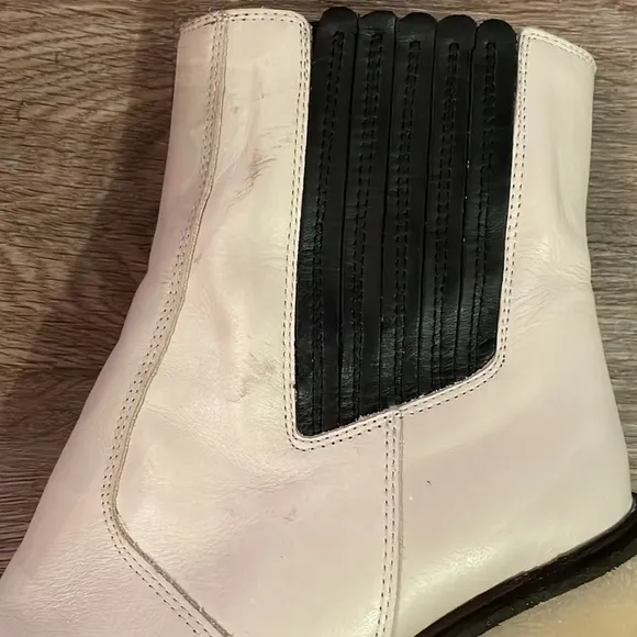 FREE PEOPLE James Chelsea Boots size 40 off white