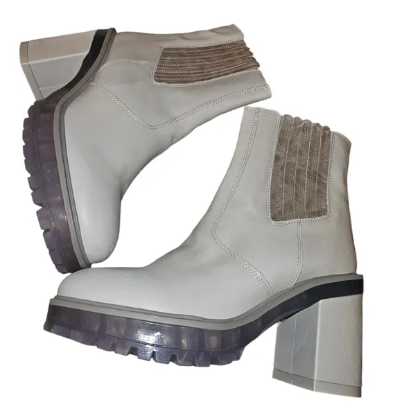 Free People James Ice Leather Chelsea Boots Size 7.5