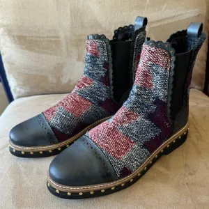 Free People Leather Textile Atlas Chelsea Pull On Boots Blue Kilim Size 9