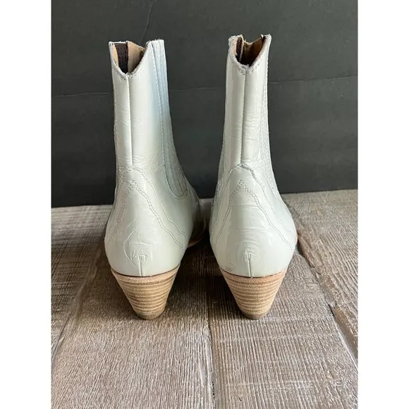 FREE PEOPLE New Frontier Chelsea Boots in Ivory patent leather 39
