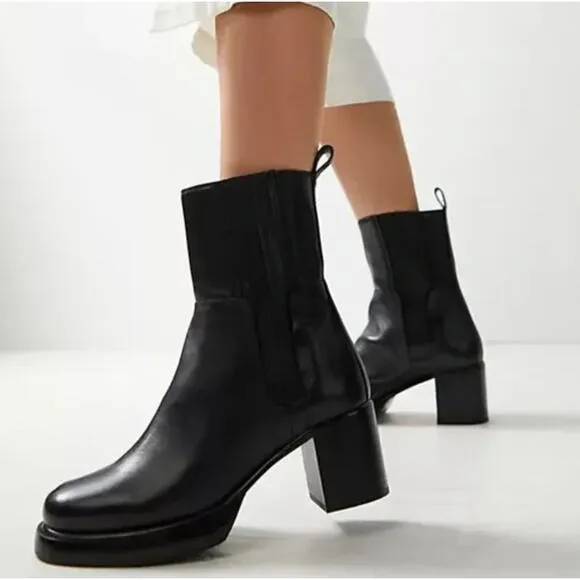 Free People Onyx Chelsea Boots - New Size 7 US Women's
