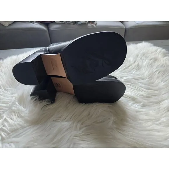 Free People Onyx Chelsea Boots - New Size 7 US Women's