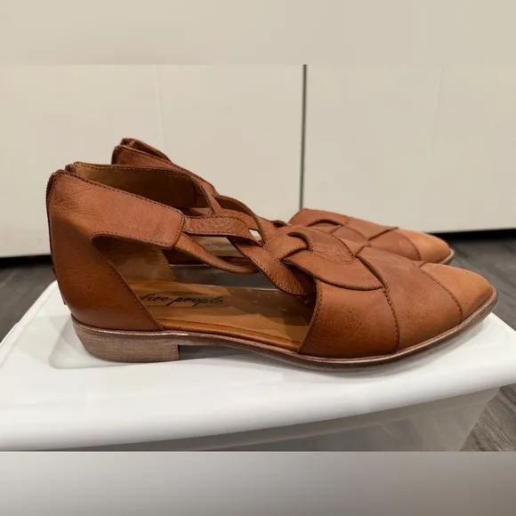 Free People Wanderlust Flat, size 39, tan Leather, great condition Gently used