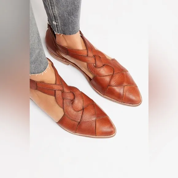 Free People Wanderlust Flat, size 39, tan Leather, great condition Gently used