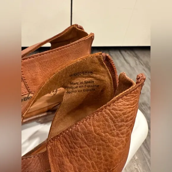 Free People Wanderlust Flat, size 39, tan Leather, great condition Gently used