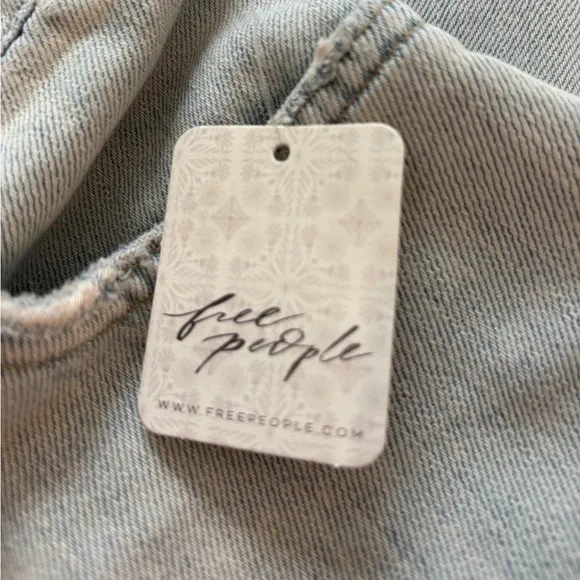 Free People We the Free Westward Demi Jeans in Fade Into You Size 29. NWT