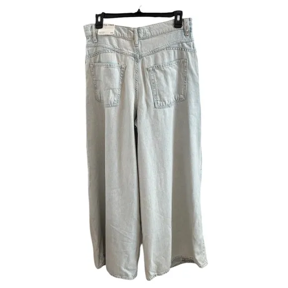 Free People We the Free Westward Demi Jeans in Fade Into You Size 29. NWT