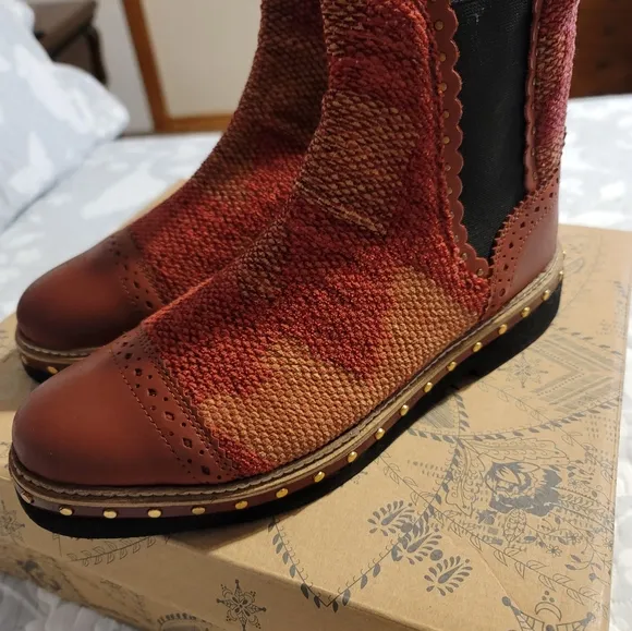 Free People Womens Textile Atlas Tapstry Studded Chelsea Boots BNIB/2 sizes left