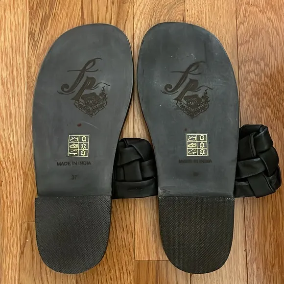 FREE PEOPLE Woven River Sandals size 37