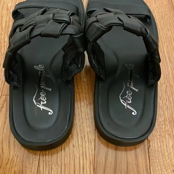 FREE PEOPLE Woven River Sandals size 37