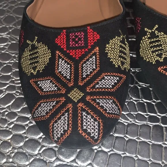 French Sole FS/NY Floral &amp; Bee embroidered tapestry Black suede 39 US 7.5 Shoes