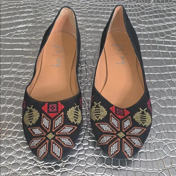 French Sole FS/NY Floral &amp; Bee embroidered tapestry Black suede 39 US 7.5 Shoes