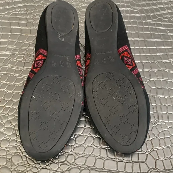French Sole FS/NY Floral &amp; Bee embroidered tapestry Black suede 39 US 7.5 Shoes