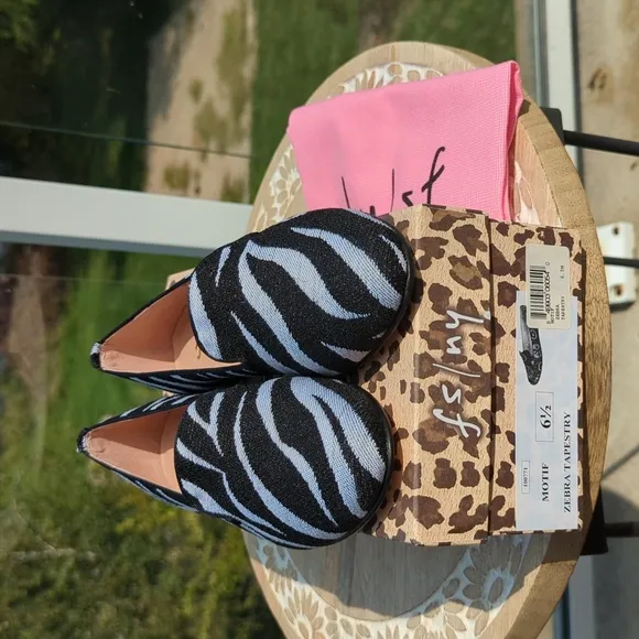 French Sole NY Zebra tapestry flats 6.5
