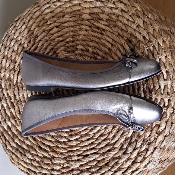 French Soles FS/NY Womens Metallic Silver/Pewter Ballet Flats Front Bow Size 8