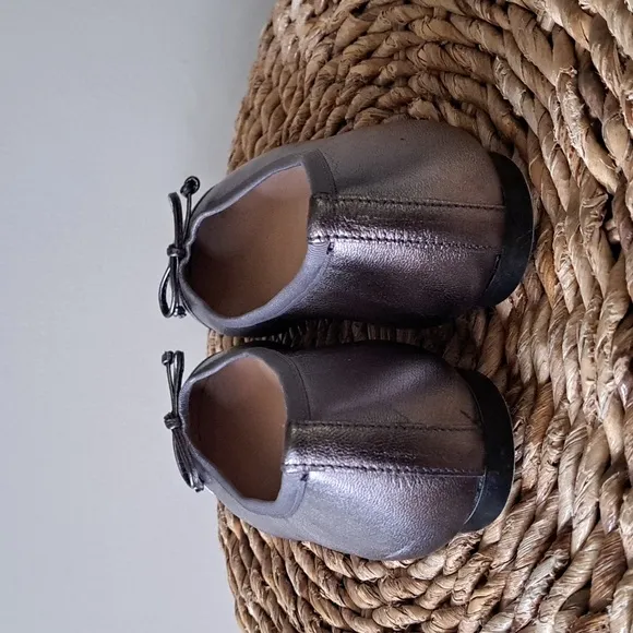 French Soles FS/NY Womens Metallic Silver/Pewter Ballet Flats Front Bow Size 8