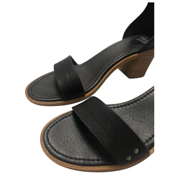 Frye and Co Womens Zaki Heeled sandals size 9M