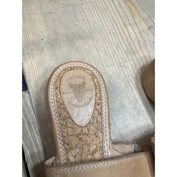 FRYE Boots Chelsea Thong Beige Sandals 6.5M Slip On