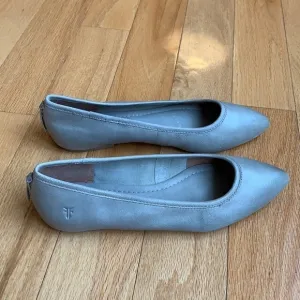 Frye Flats size 6.5 Gray
