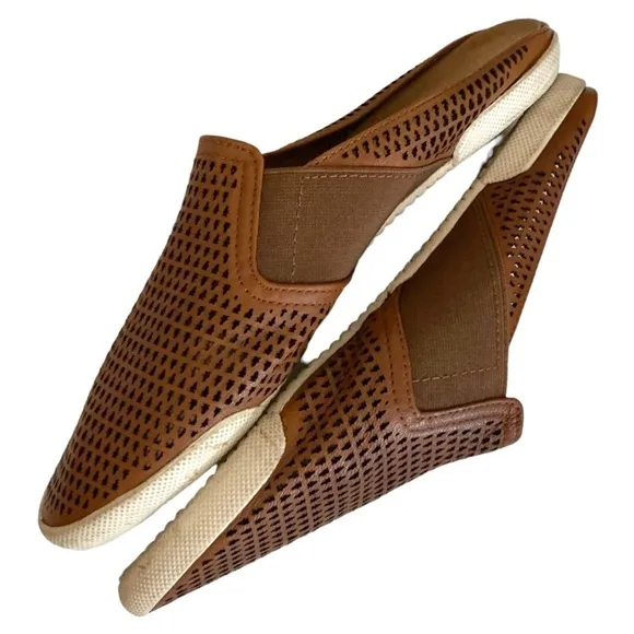FRYE Melanie Cognac Brown Perforated Leather SlipOn Loafer Mules Flats