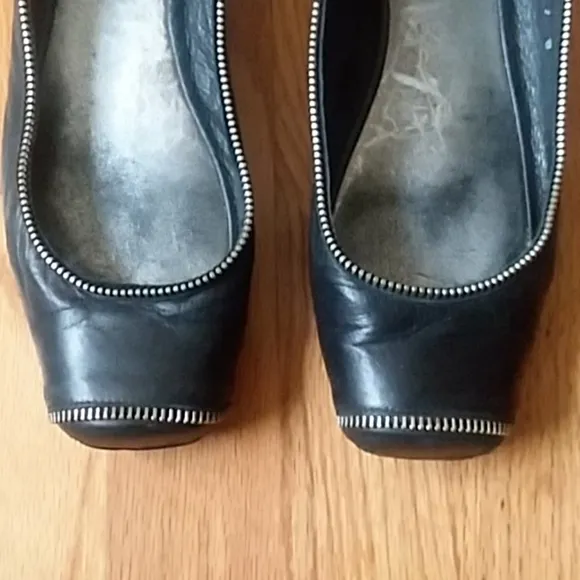 fs|ny French Sole New York Zippered Ballet Flats
