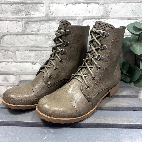 G by Guess Baysic Women’s Gray Lace Up Combat Boots - Size 9M