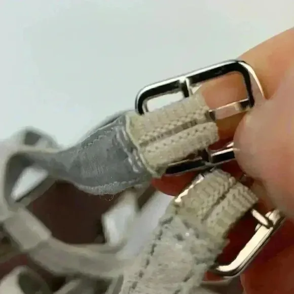 Gap womens sandals size 6 gray faux suede beaded tribal t-strap thongs