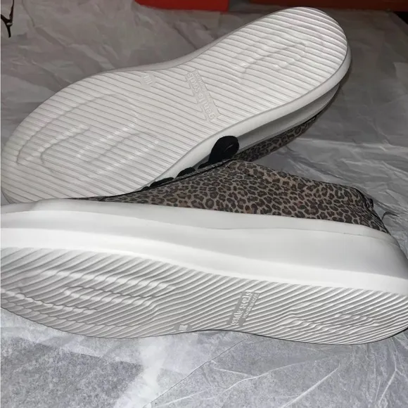 Gentle Souls Animal Print  Rosette Lace Up Sneaker Leather SZ 11 New